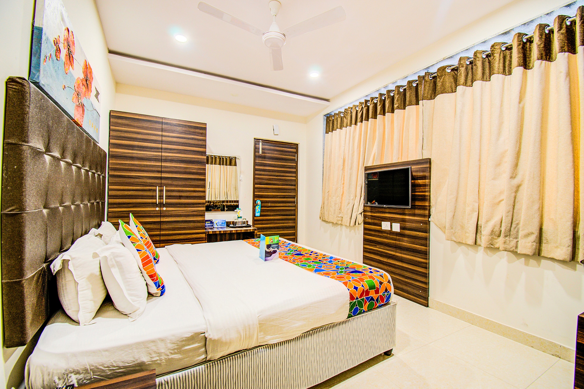 FabHotel Pearl City - Nr Jubilee Enclave,Hitech City - Tap to explore photos