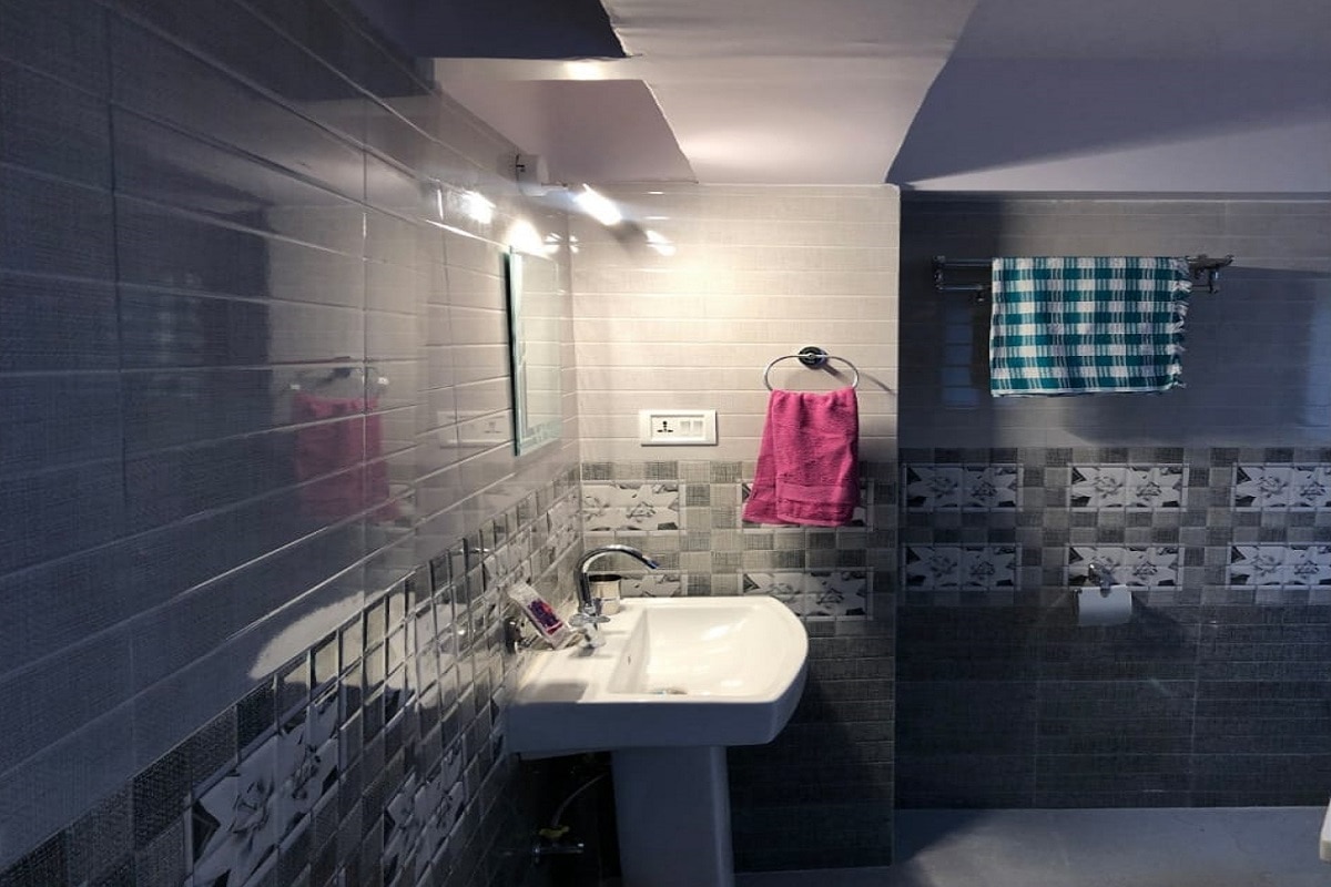 Seven Oaks Homestay - Tap to explore photos