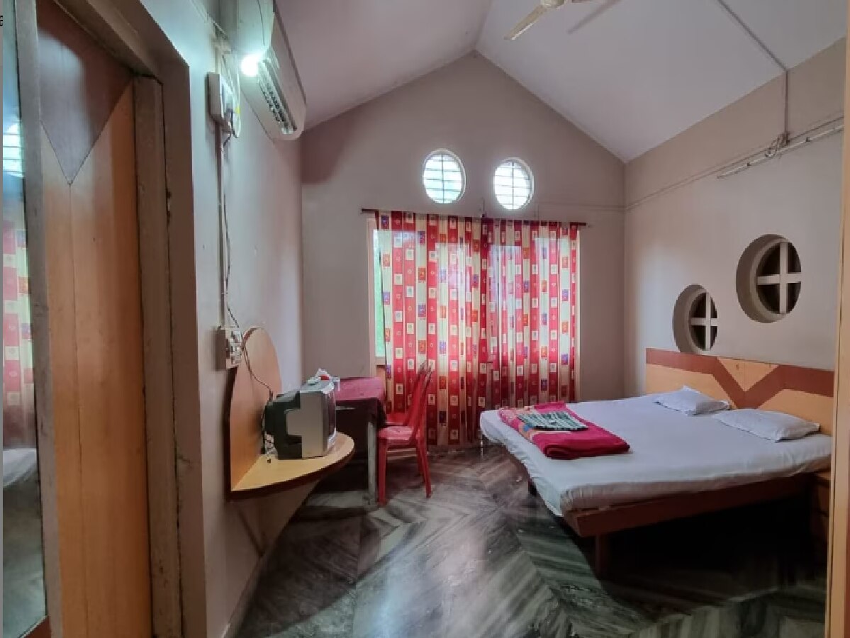 Hotel New Tarang - Tap to explore photos