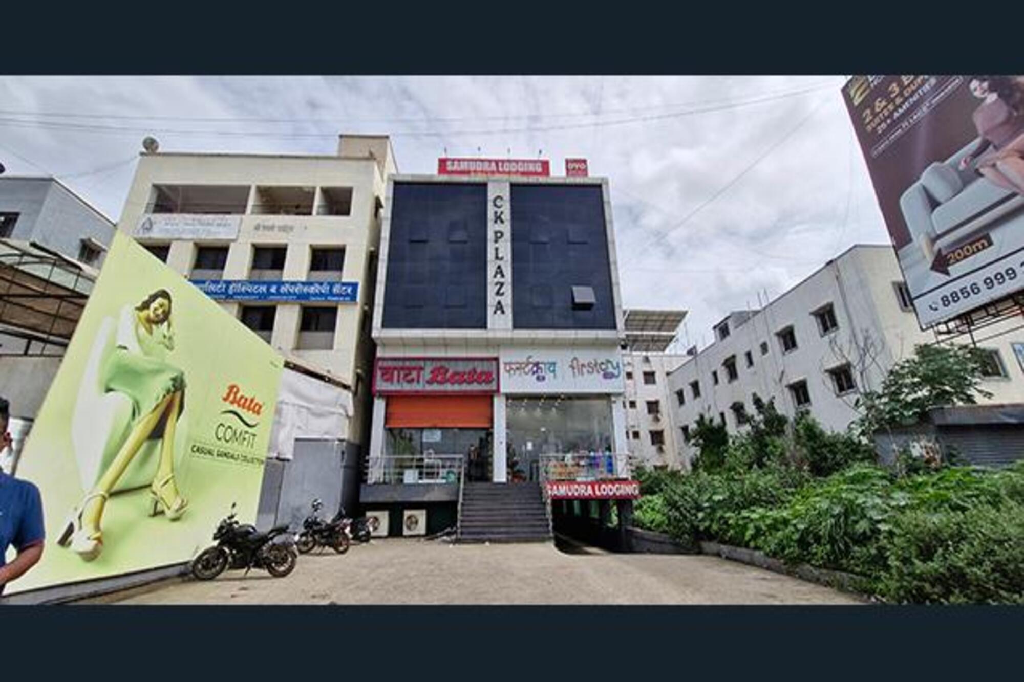 FabHotel Samudra Executive - Tap to explore photos