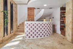 La Woods hotel (1Km from us consulate chennai), Chennai