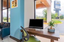 Days Inn by Wyndham N Orlando/Casselberry, Orlando