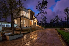 StayVista at 2 Rooms @ Villa Hugel, Ooty