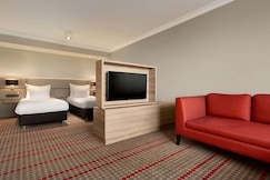 Ramada by Wyndham Amsterdam Airport Schiphol, Amsterdam