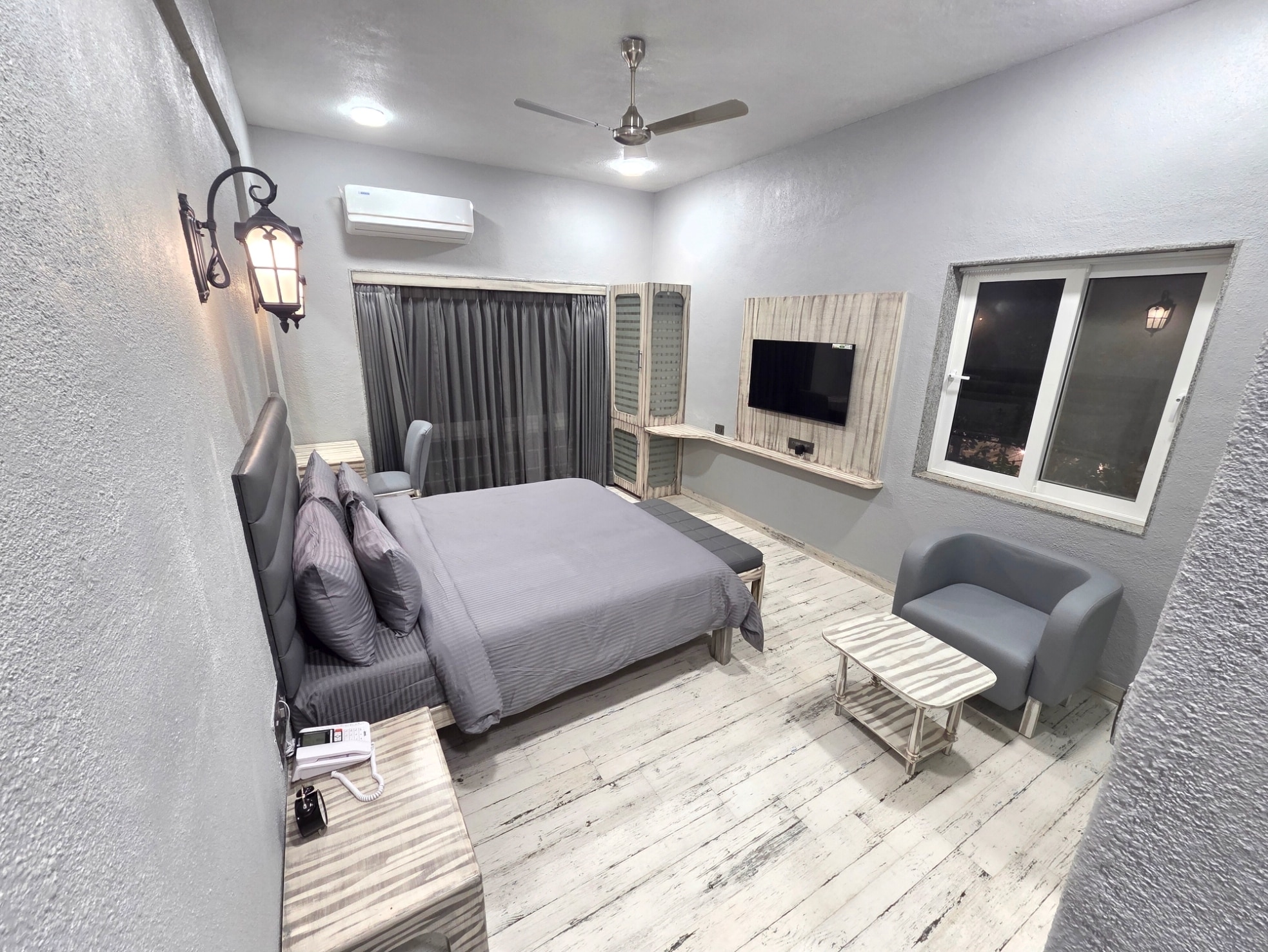 FAB - Deluxe King Room with Pool or Garden View 1
