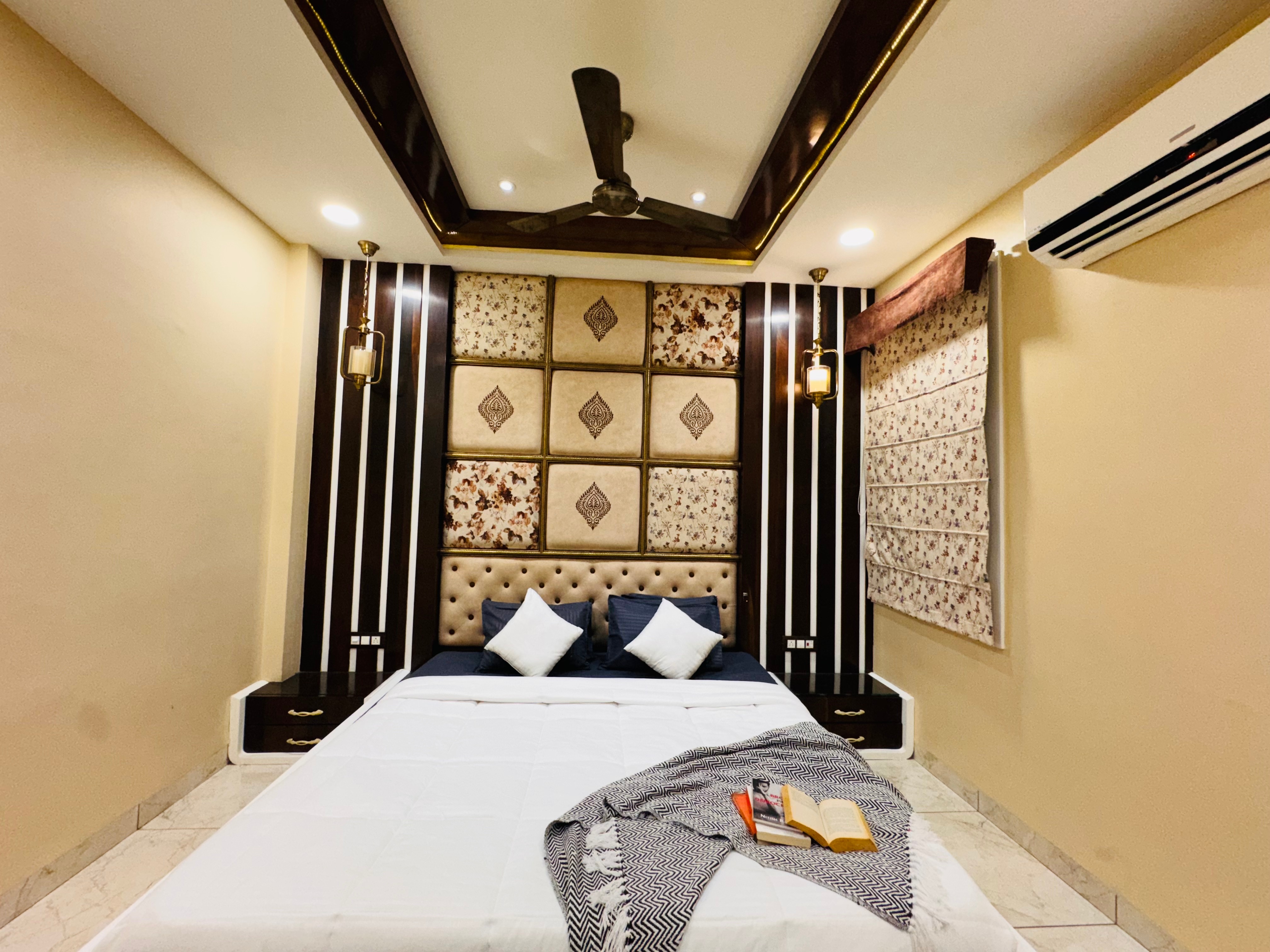 Home Escape 3BHK Luxury Duplex Vijay Nagar - Tap to explore photos