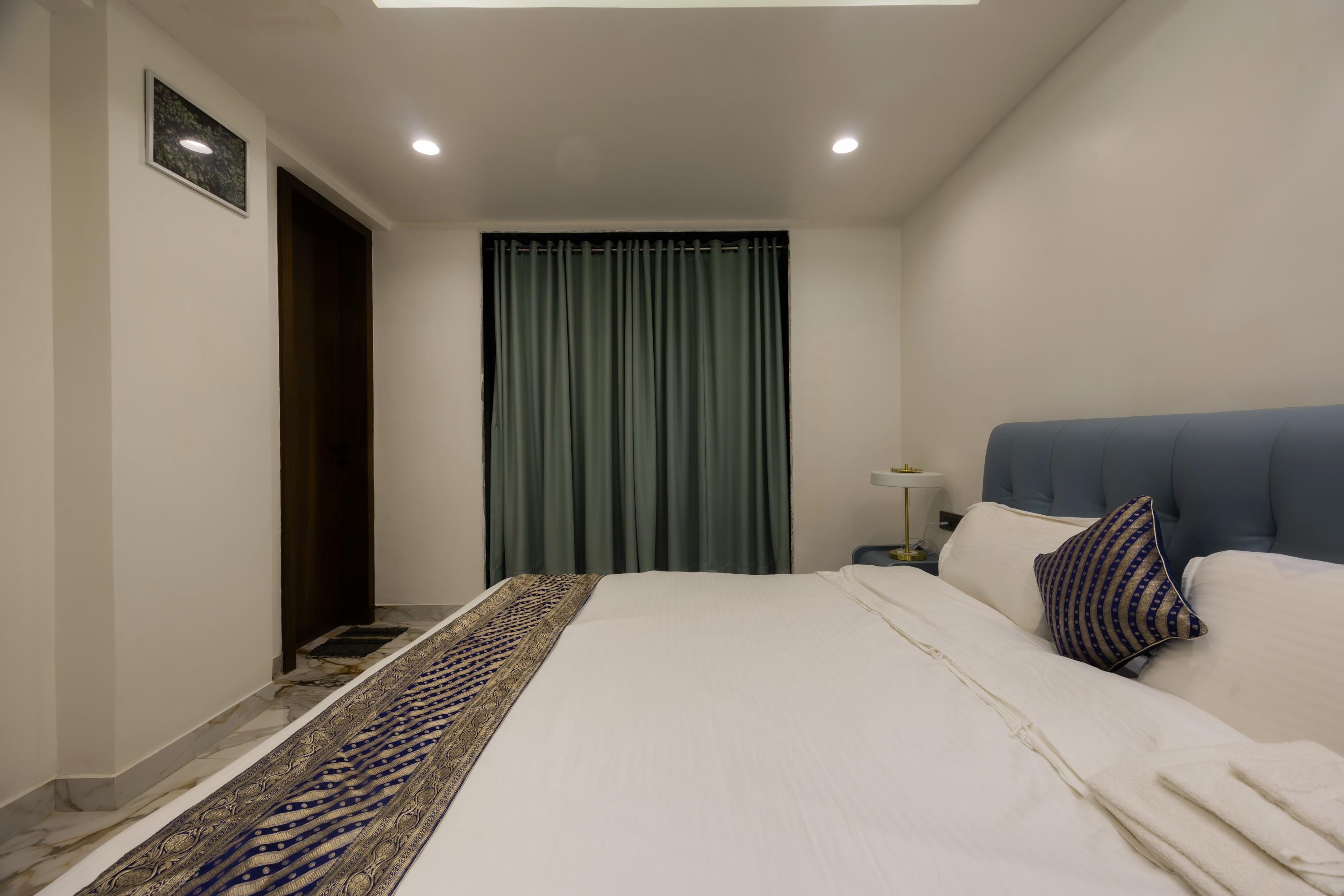 DeCasa Residency 1|3BHK|AC|Wi-Fi|New Town| - Tap to explore photos