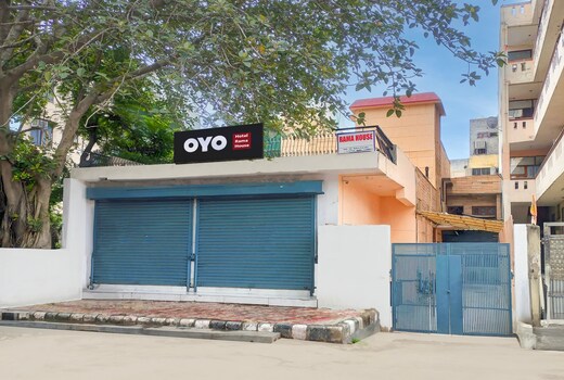 Super Hotel O Rama House Near Peeragarhi Metro Station