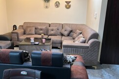 ROYAL DIAMOND, Varanasi