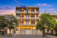FabHotel Ojas The Nest - Nr. Noida Sector 51 Metro, Noida