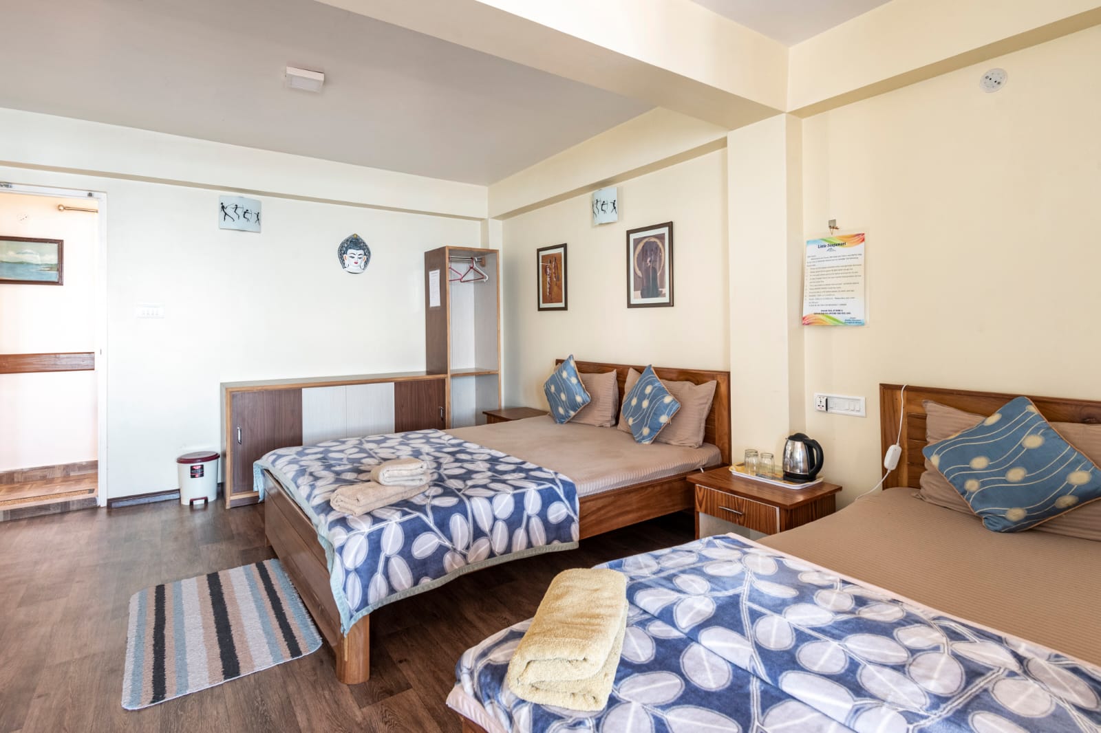 Little Singmari Homestay Near St Josephs College - Tap to explore photos