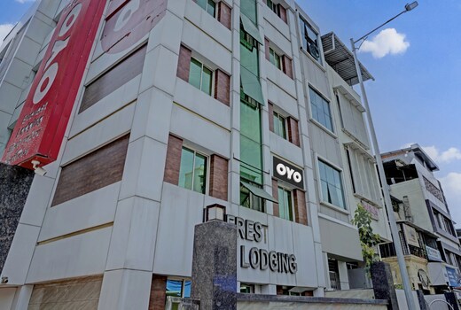 Hotel O Everest Lodging Vashi