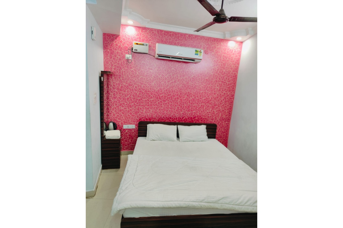 Hotel Patna Sahib Inn - Tap to explore photos