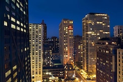 Hilton Chicago/Magnificent Mile Suites, Chicago