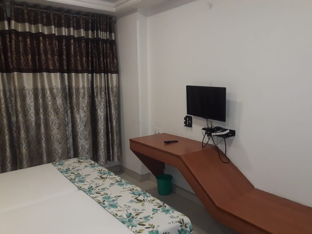 Hotel Grand Nishat & Banqet - Tap to explore photos