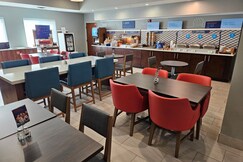 Holiday Inn Express Hotel & Suites Cincinnati-Blue Ash, Cincinnati