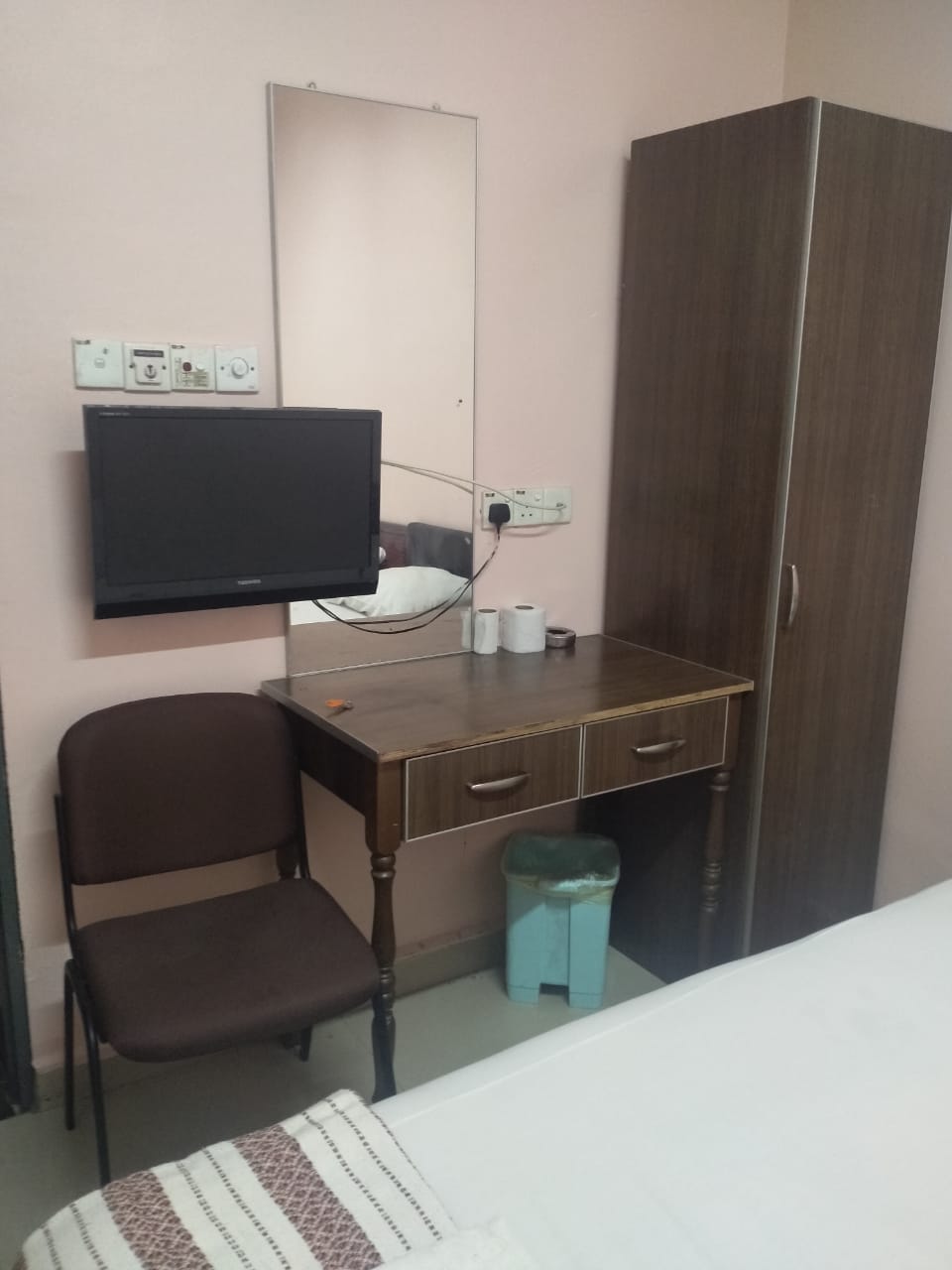 OYO 90867 Hotel Bintang Inns - Tap to explore photos