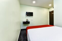 OYO 90445 Th Hotel, Muar