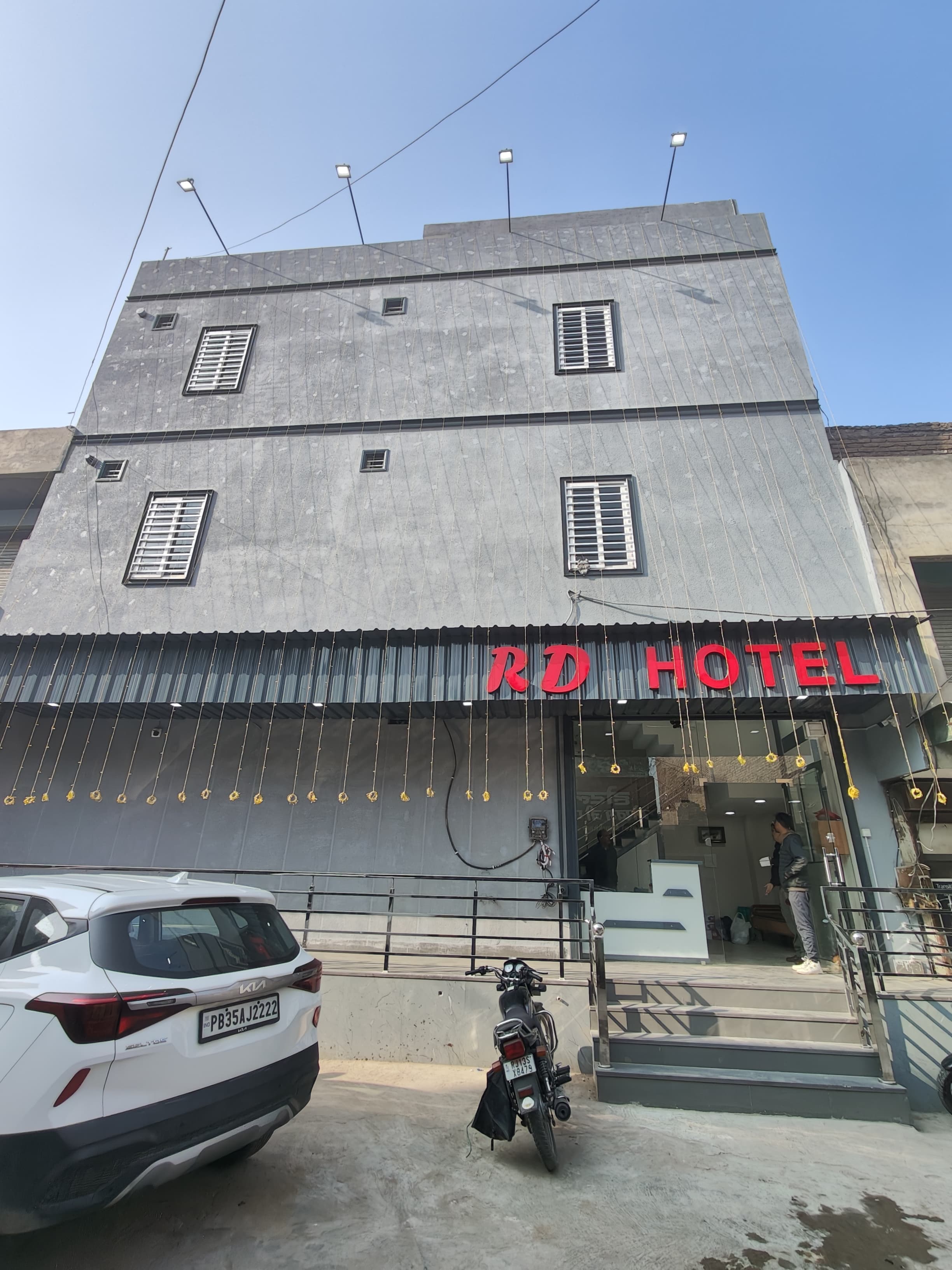 RD HOTEL SURATGARH - Tap to explore photos