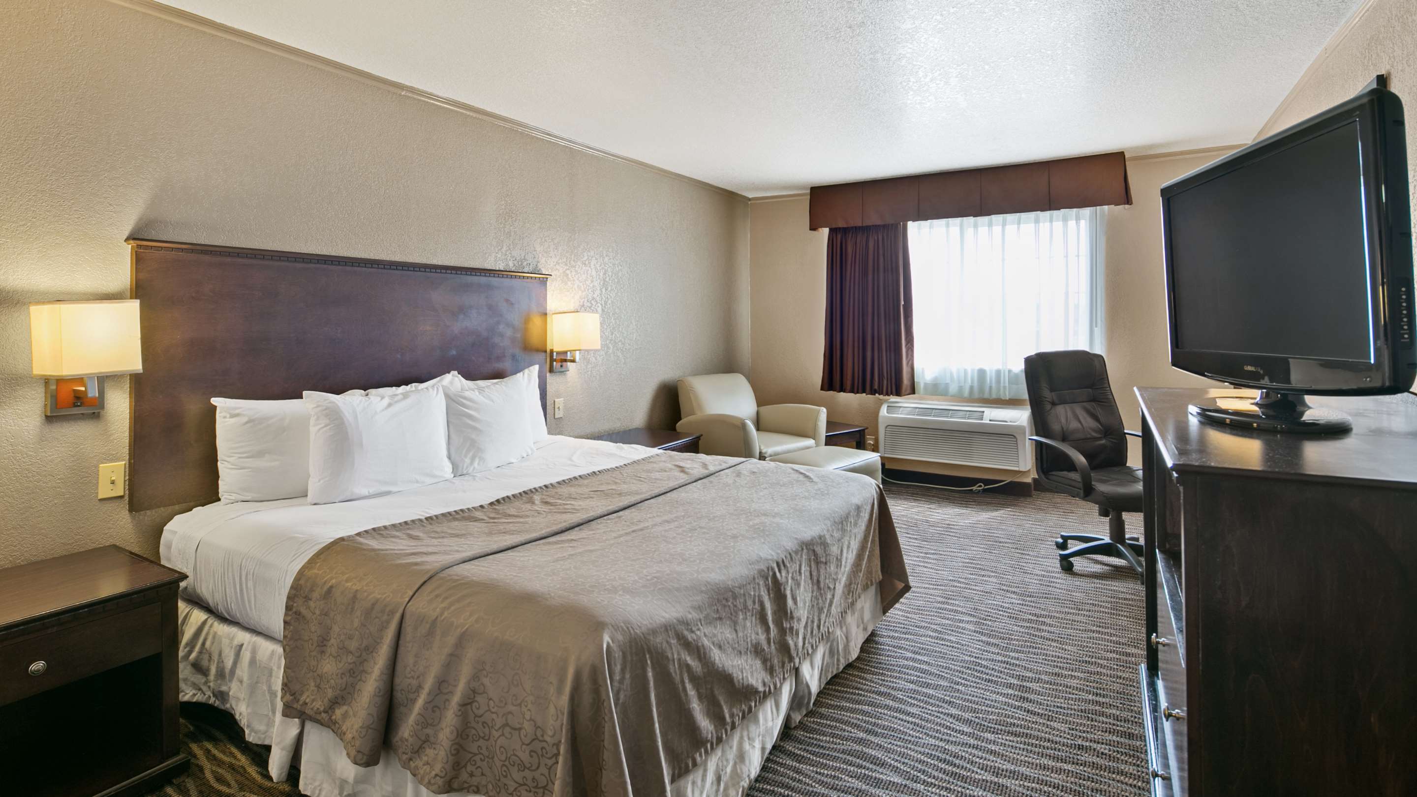Best Western San Marcos - Tap to explore photos