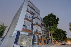 Hotel Aura Homes Near Artemis Hospital, Gurgaon