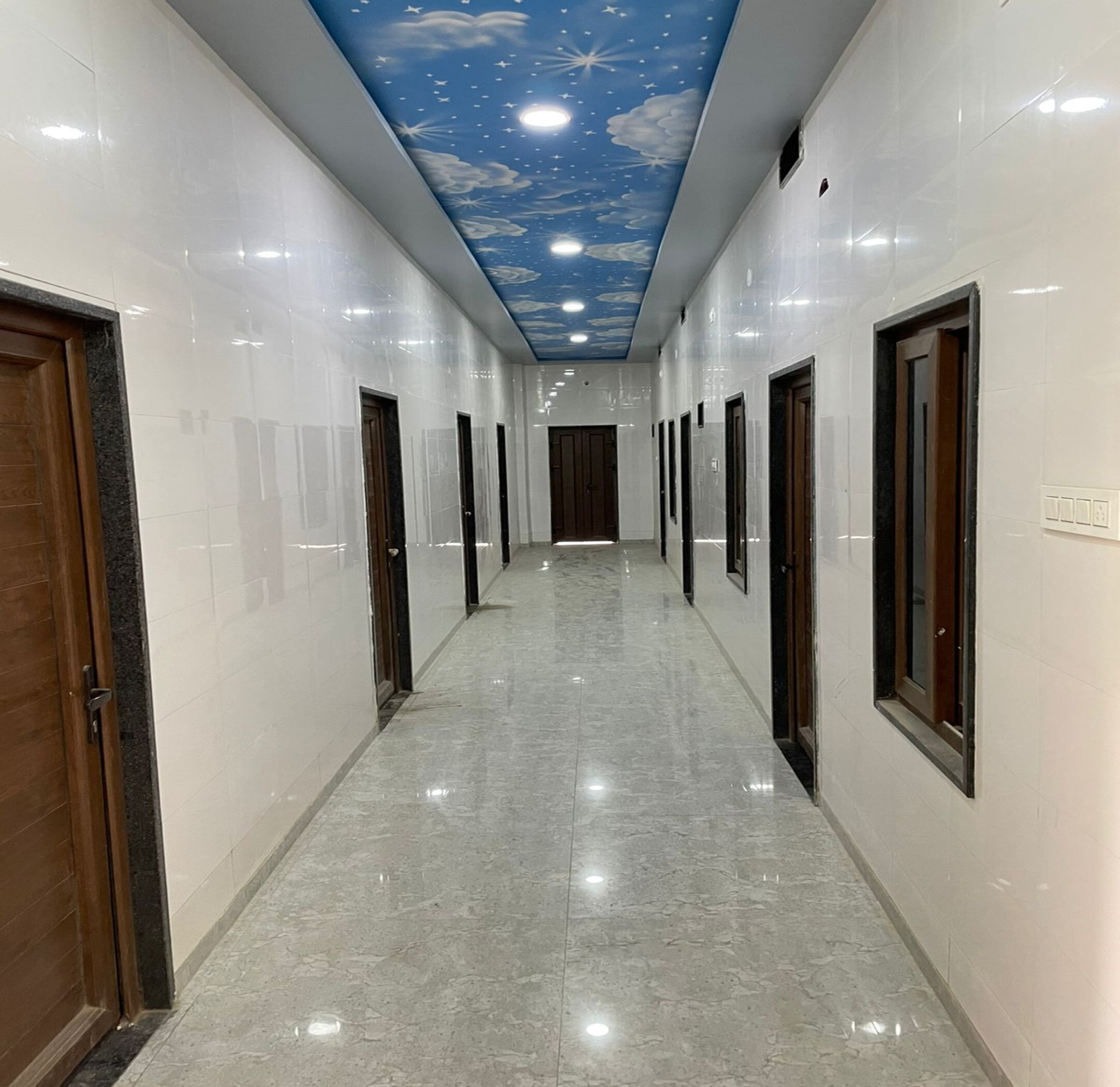 Hotel Rishabh Inn - Tap to explore photos