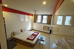 Hotel Vishal - Near Surat Railway Station, Palsana