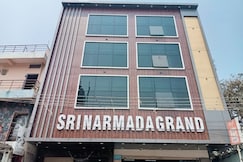 SRI NARMADA GRAND PREMIUM AND LUXURY ROOMS, Mancherial