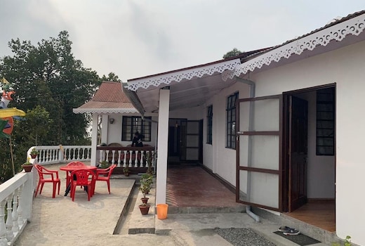 Denzong House & Restaurant