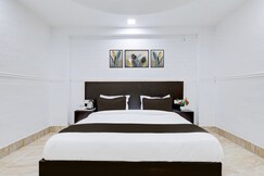 Hotel O Grand Heights, Delhi