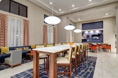 Hampton Inn & Suites Springfield / Downtown, Hampden