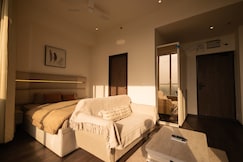 The Golden Nest Sunlit Studio with City Views, Gurgaon