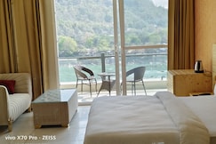 Ganga View Resort | Rooms & Cafe, Rishikesh