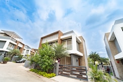 Luxury 3.5BHK Villa With Pool & Hot Jacuzzi, Lonavala