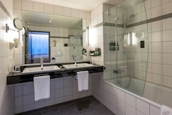 voco DUSSELDORF SEESTERN, an IHG hotel, Solingen