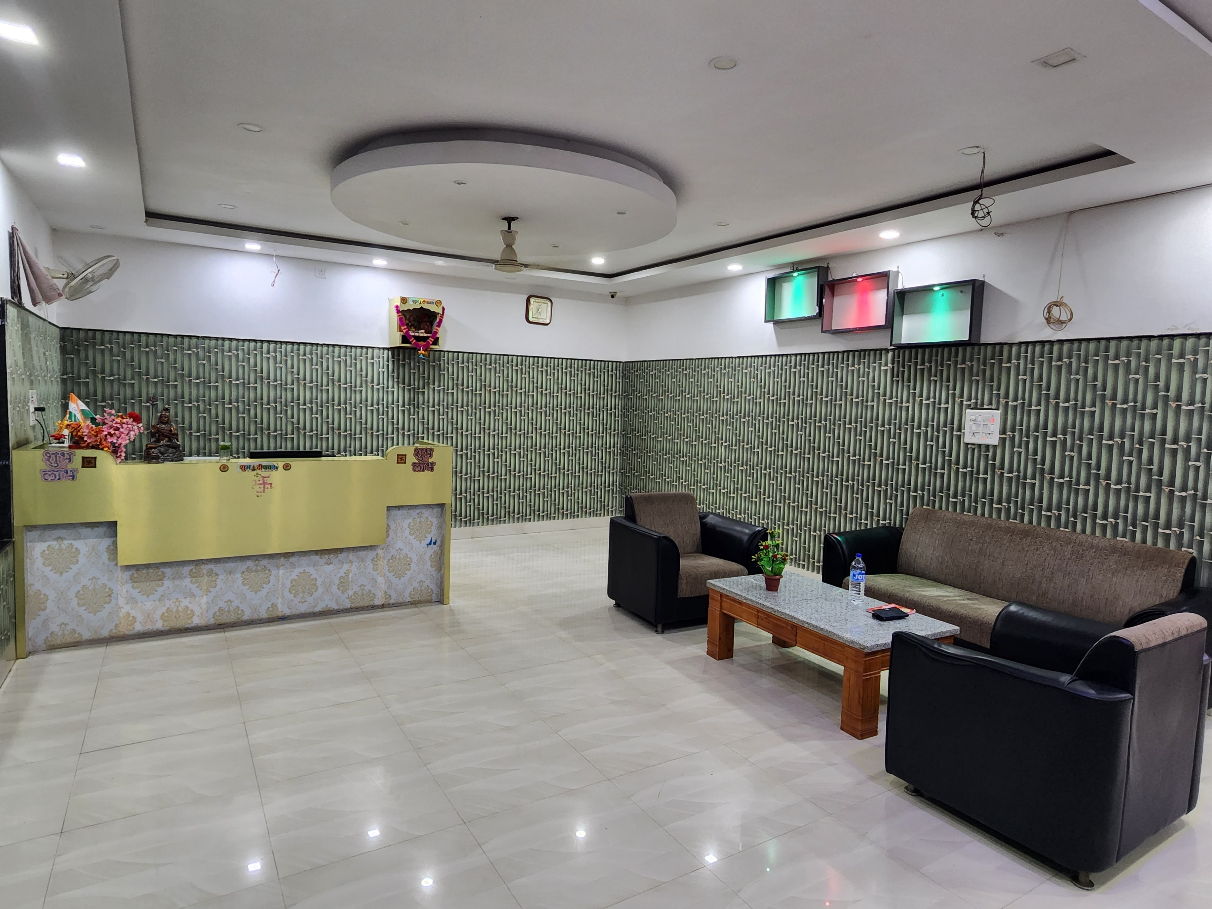 Golden Park Inn (Near Basukinath Temple) - Tap to explore photos