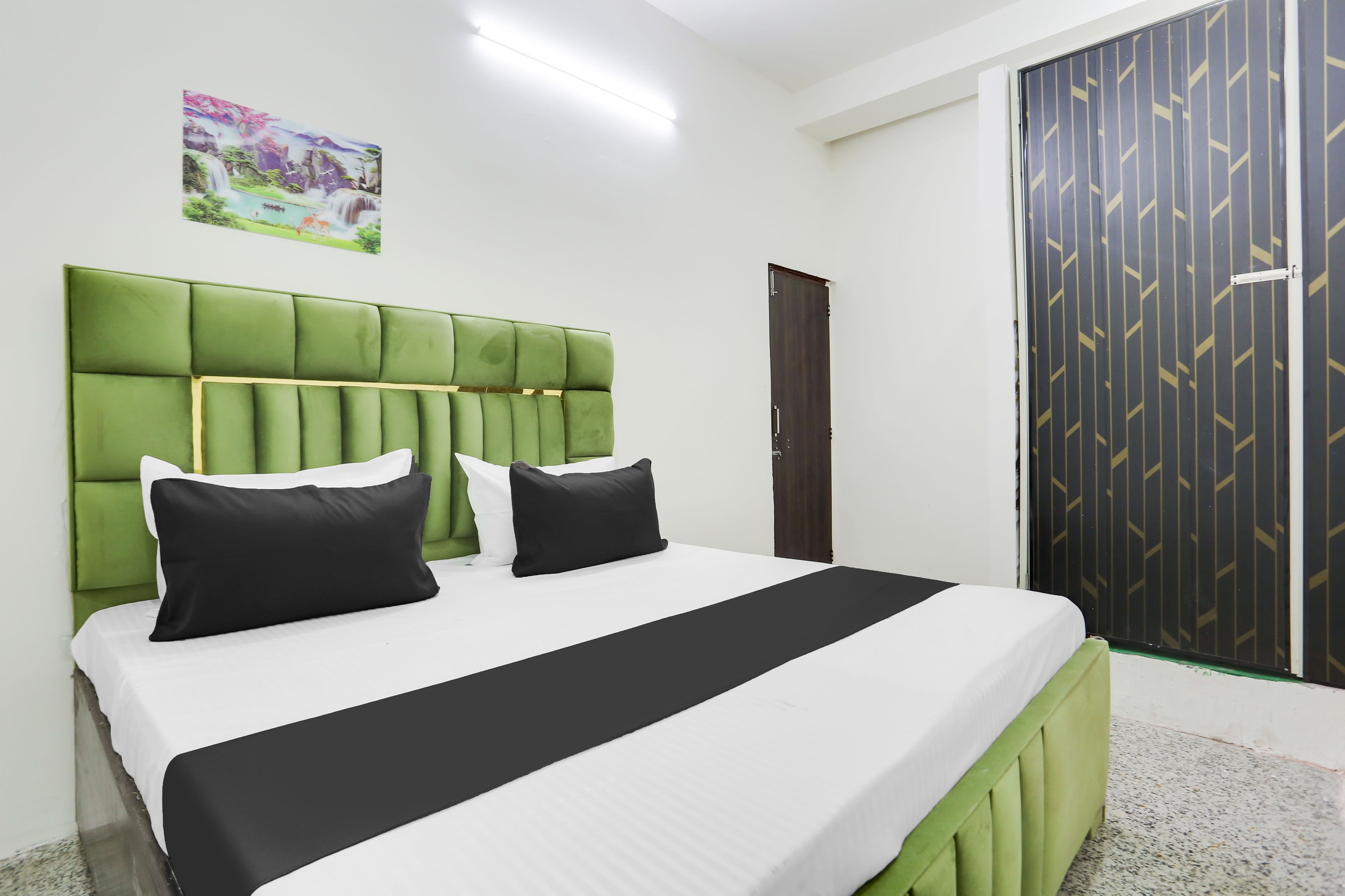 HOTEL O HEAVEN IN GUEST HOUSE - Tap to explore photos