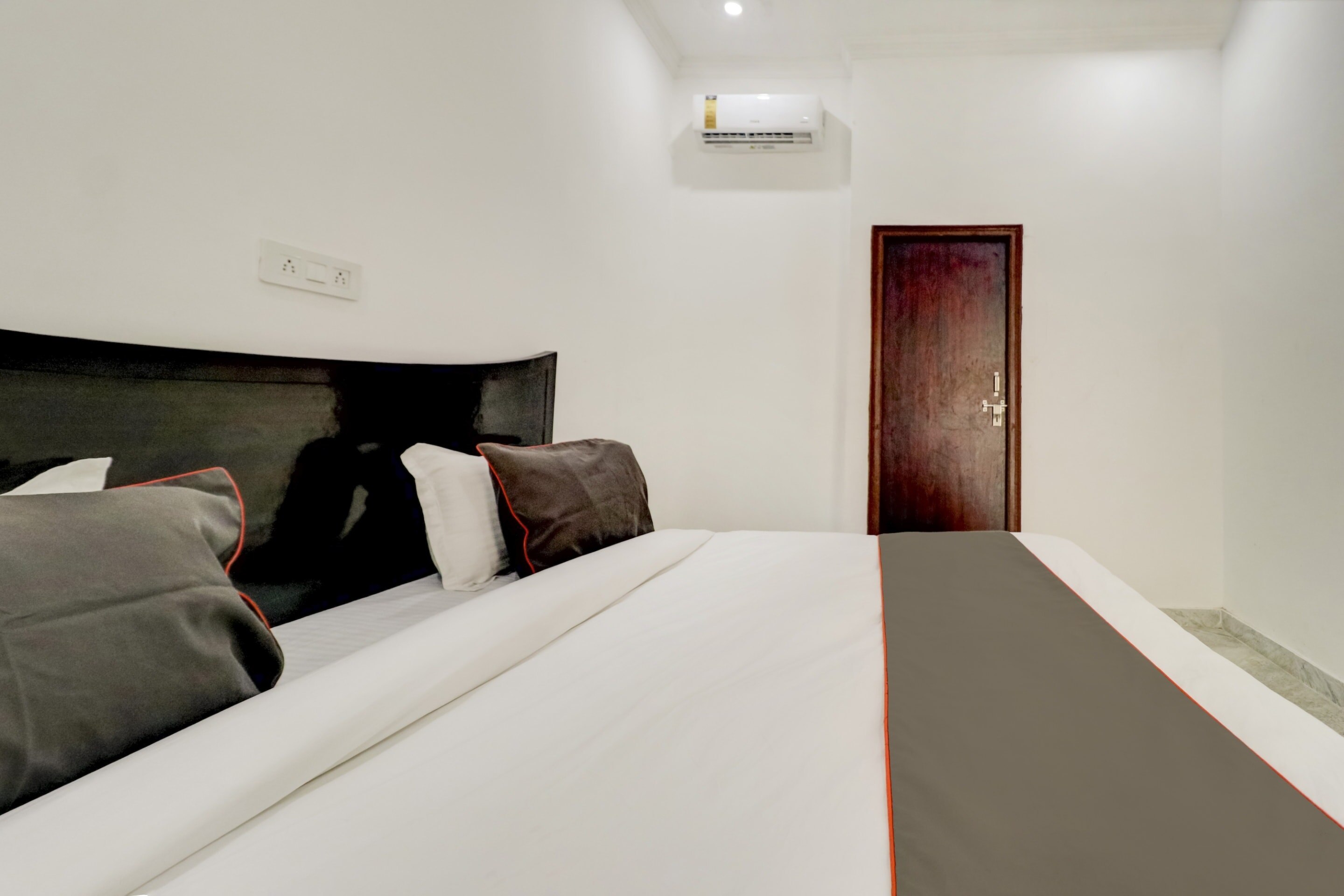 Hotel O BJ Residency - Tap to explore photos