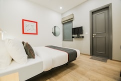 Hotel O 7 star, Delhi