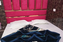 Diamond Deluxe, Delhi