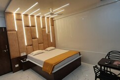 HOTEL PUSHPAK, Vasai Virar