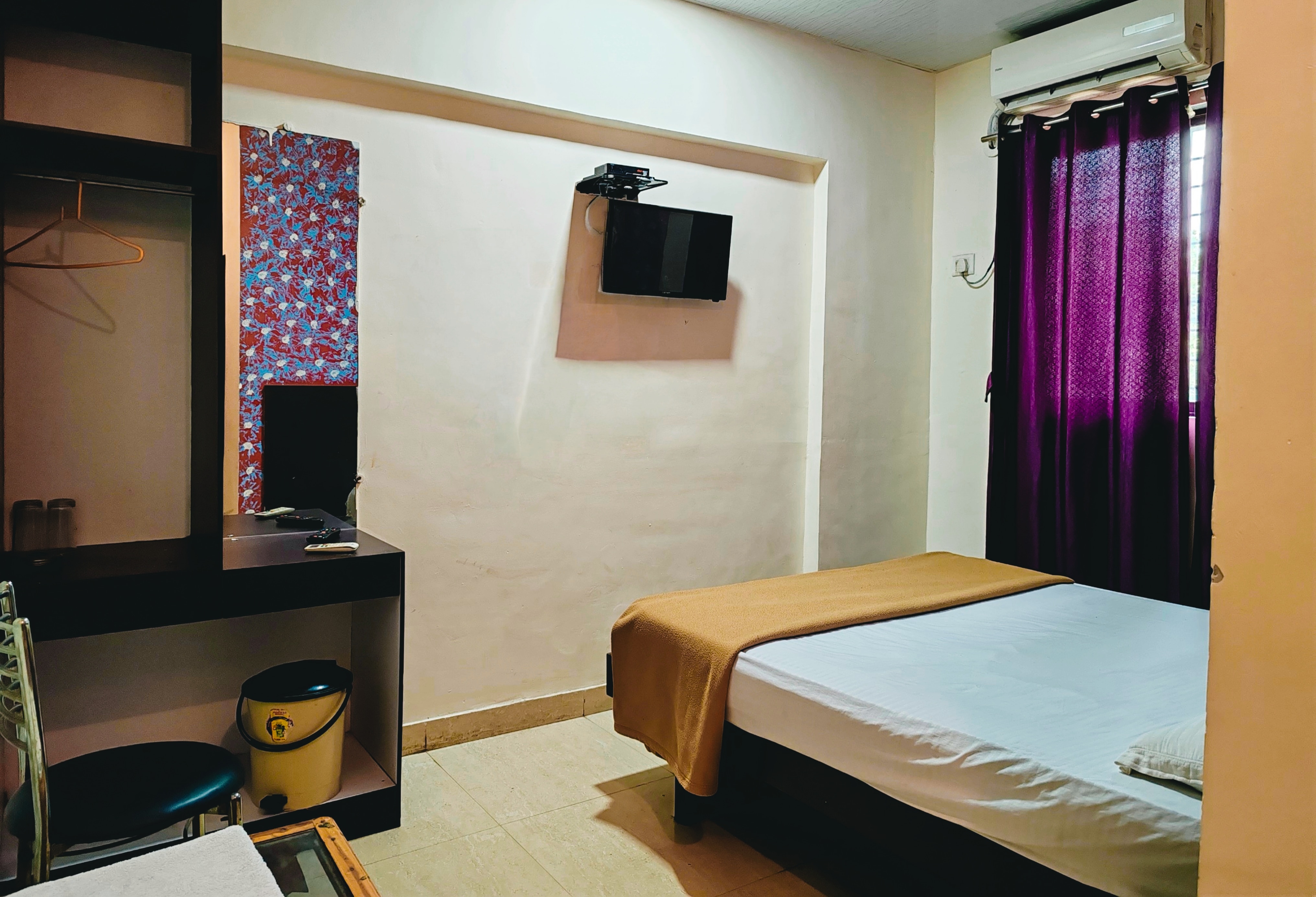 HOTEL MAHALAXMI - Tap to explore photos