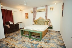 The luxe farms, Noida