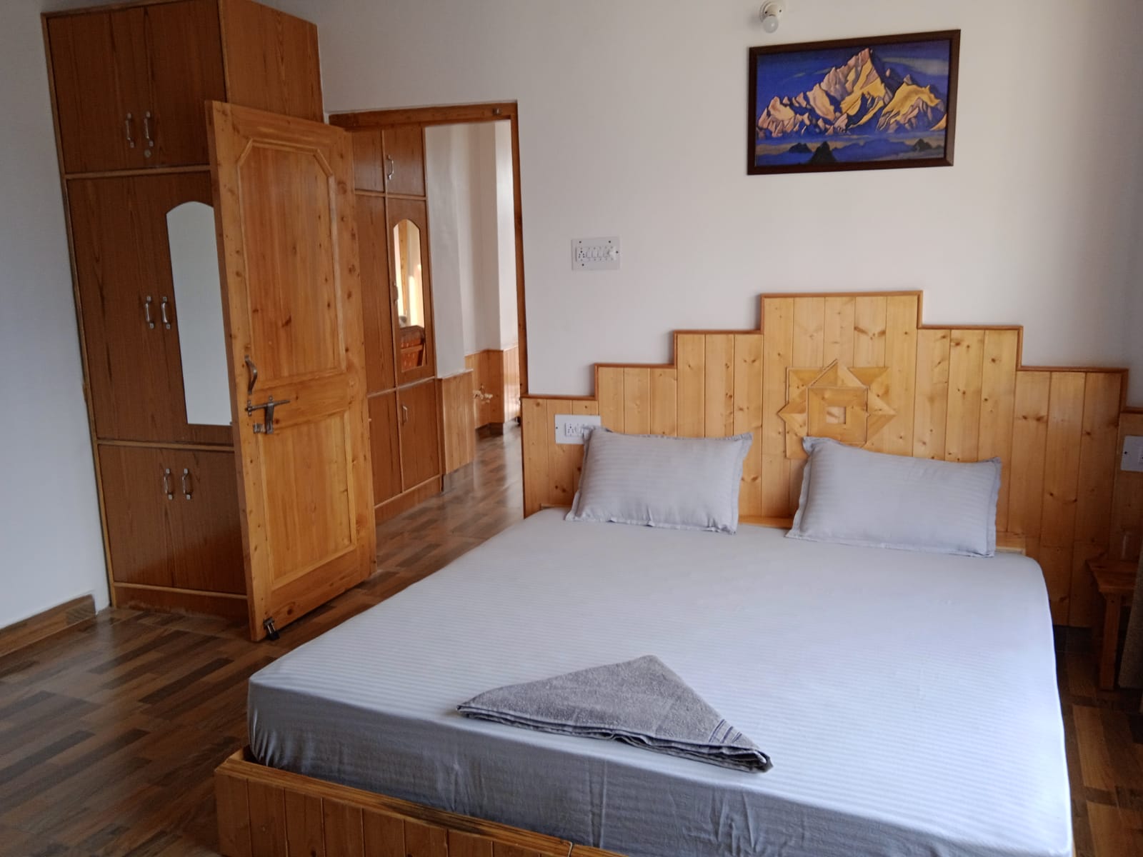 Kutumb Homestay - Tap to explore photos