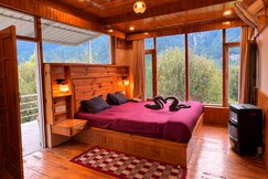 Pahadon wala ghar by Vibe On Roads, Manali
