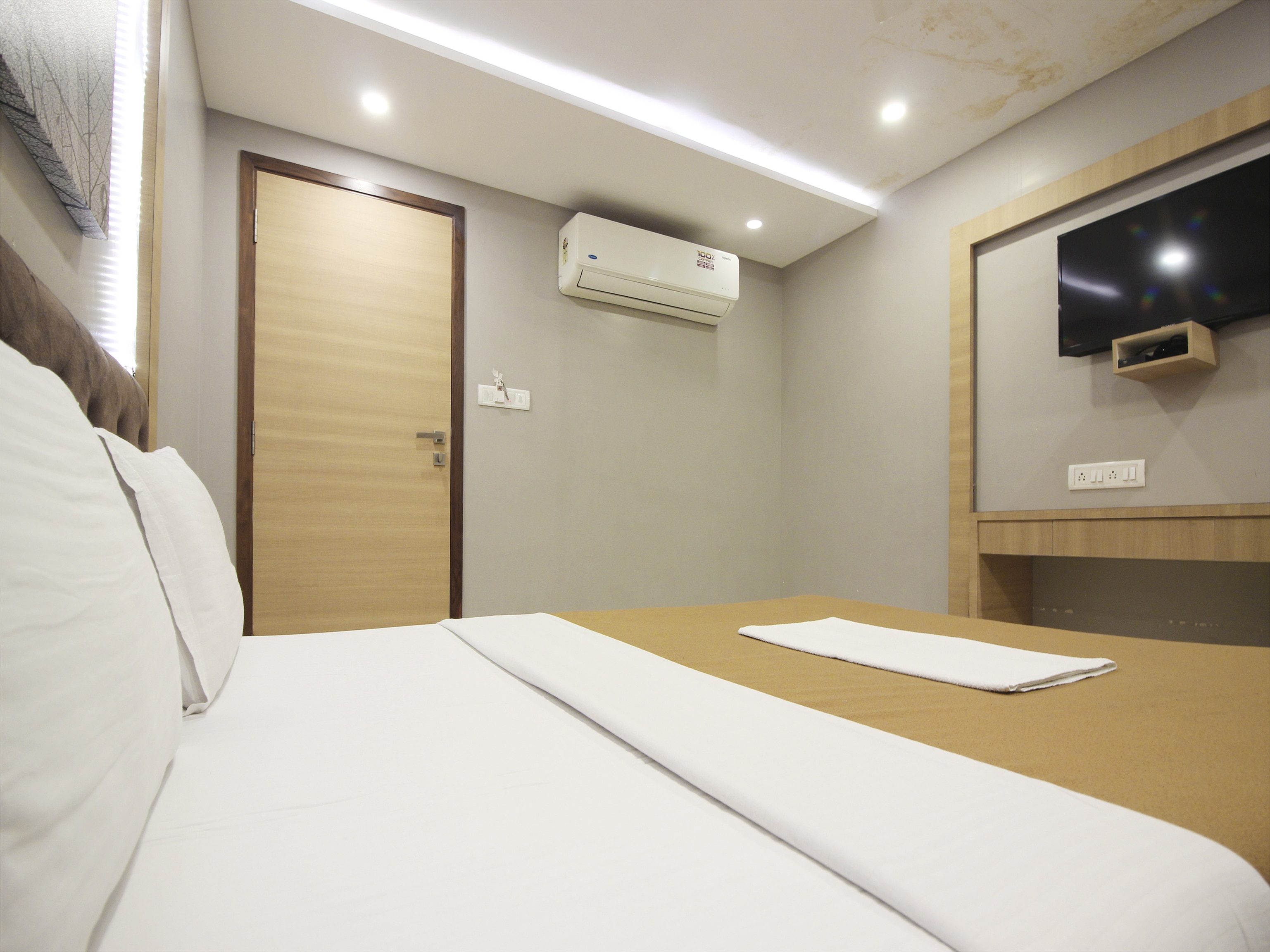 TIRUPATI RESIDENCY - Tap to explore photos
