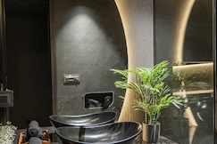 lafa vela stays  IL Faro, Delhi