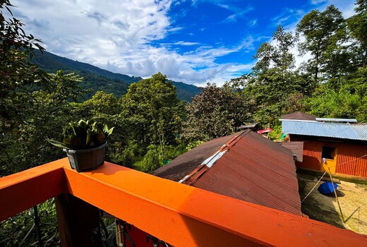 SITTONG HILLSTAY
