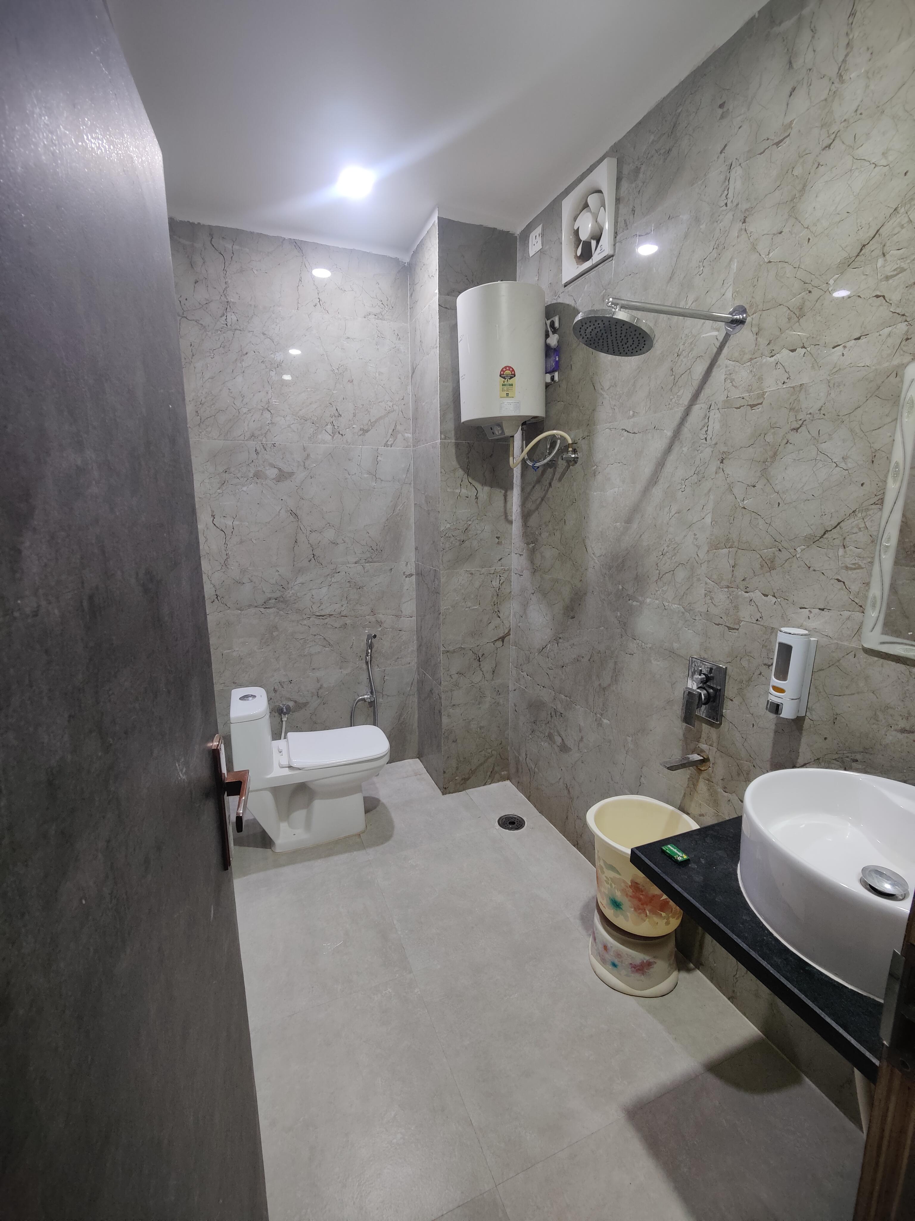 Hotel Kesar - Tap to explore photos