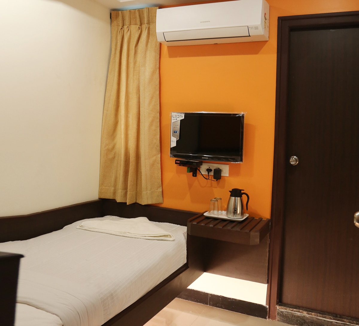 SREE MADHURA RESIDENCY ( UNIT OF SABAREES RESIDENCY) - Tap to explore photos